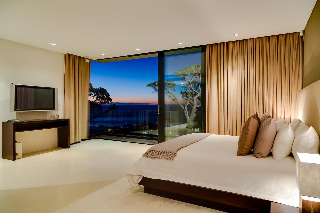 Serenity Villa 18 Ronald Rd Camps Bay كيب تاون المظهر الخارجي الصورة